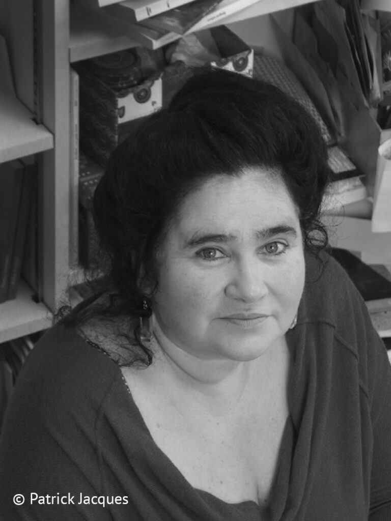 L'écrivaine Julia Billet en photo